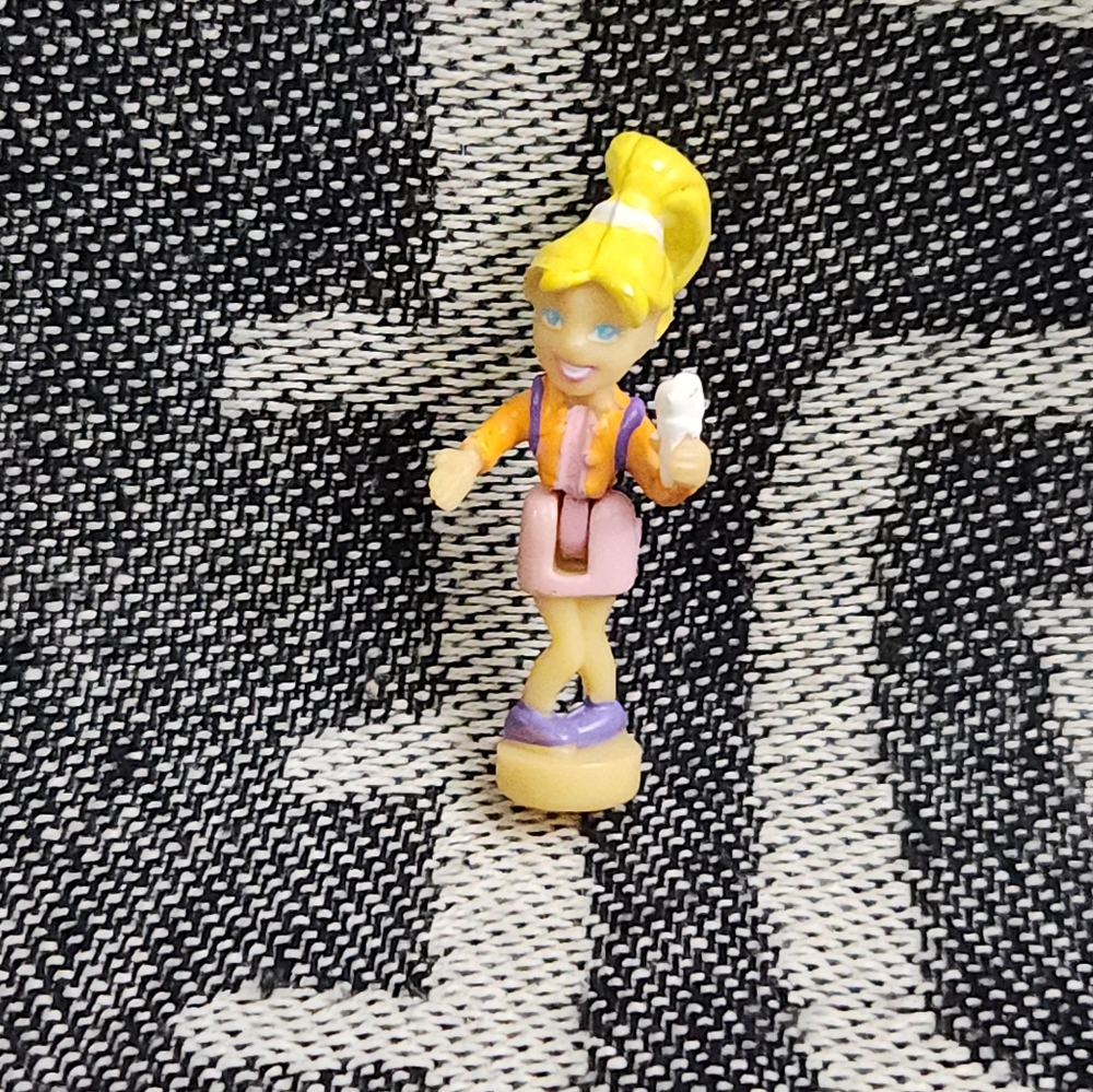 Vtg 2002 Polly Pocket Doll #126 from PollyWorld Amusement Park Playset #56228